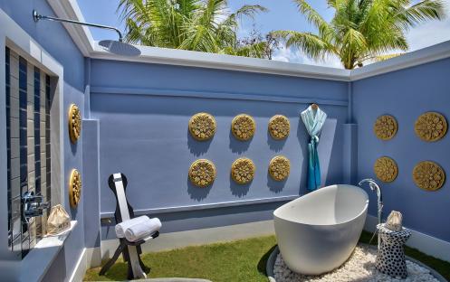 SAii Lagoon Maldives, Curio Collection by Hilton-SAii_Beach Villa_Outdoor Shower _ Bathtub_17267